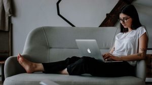 bg 04 free img 300x169.jpg